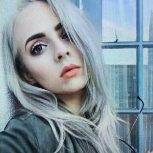 Meet your Posher, Vanessa